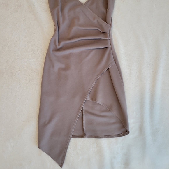 Dress - Picture 4 of 8